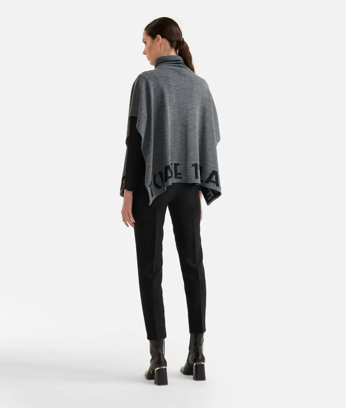 Alviero martini 1a classe Poncho a collo alto con logo Grigio Medio Offerta Anniversario