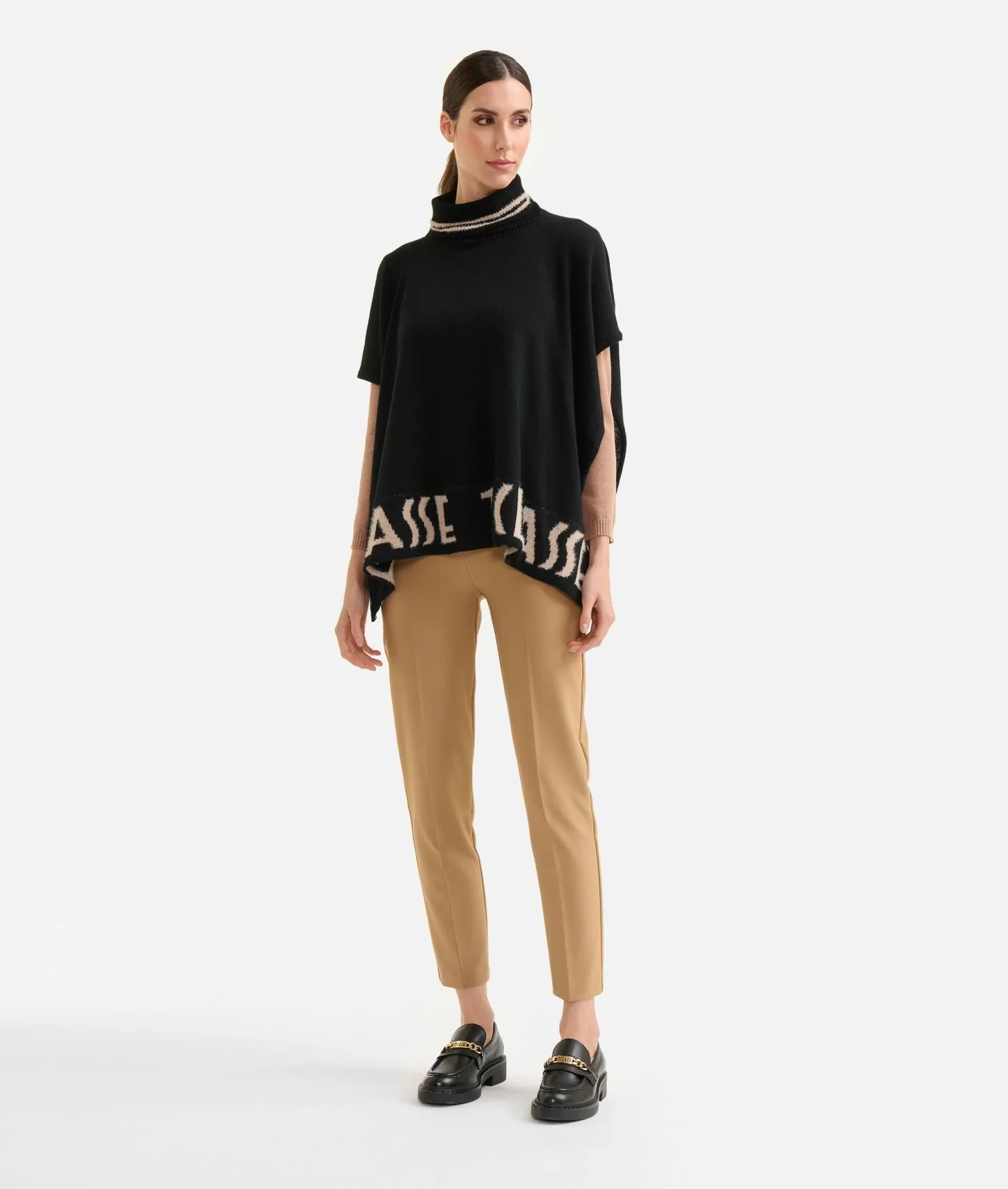 Alviero martini 1a classe Poncho a collo alto con logo Nero Smaltimento dello stoccaggio